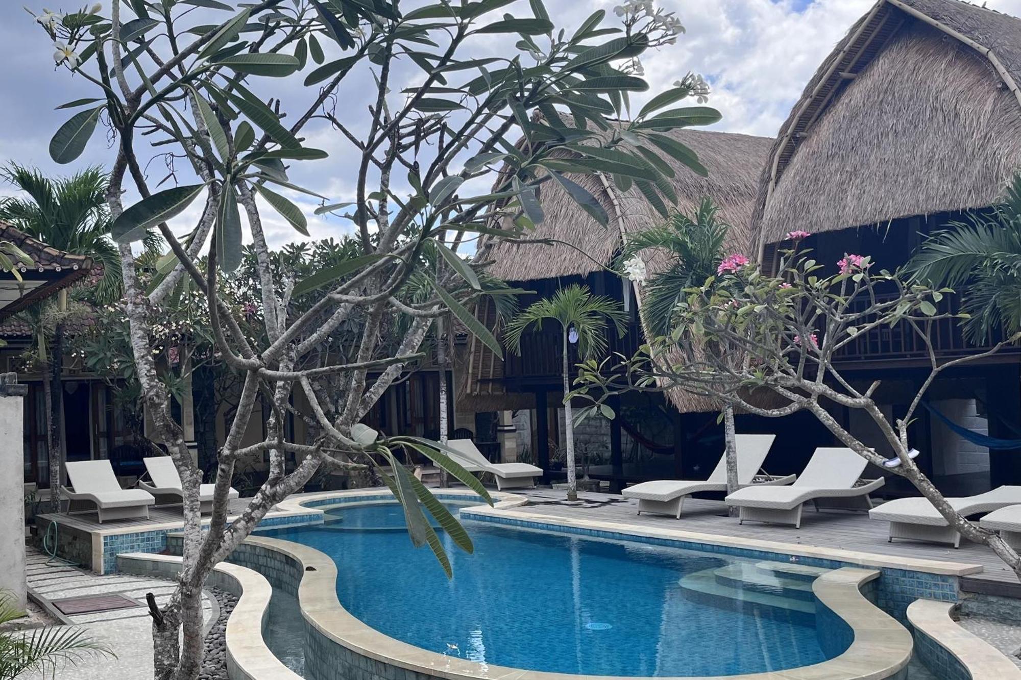 ホテル Rama Garden Lembongan エクステリア 写真